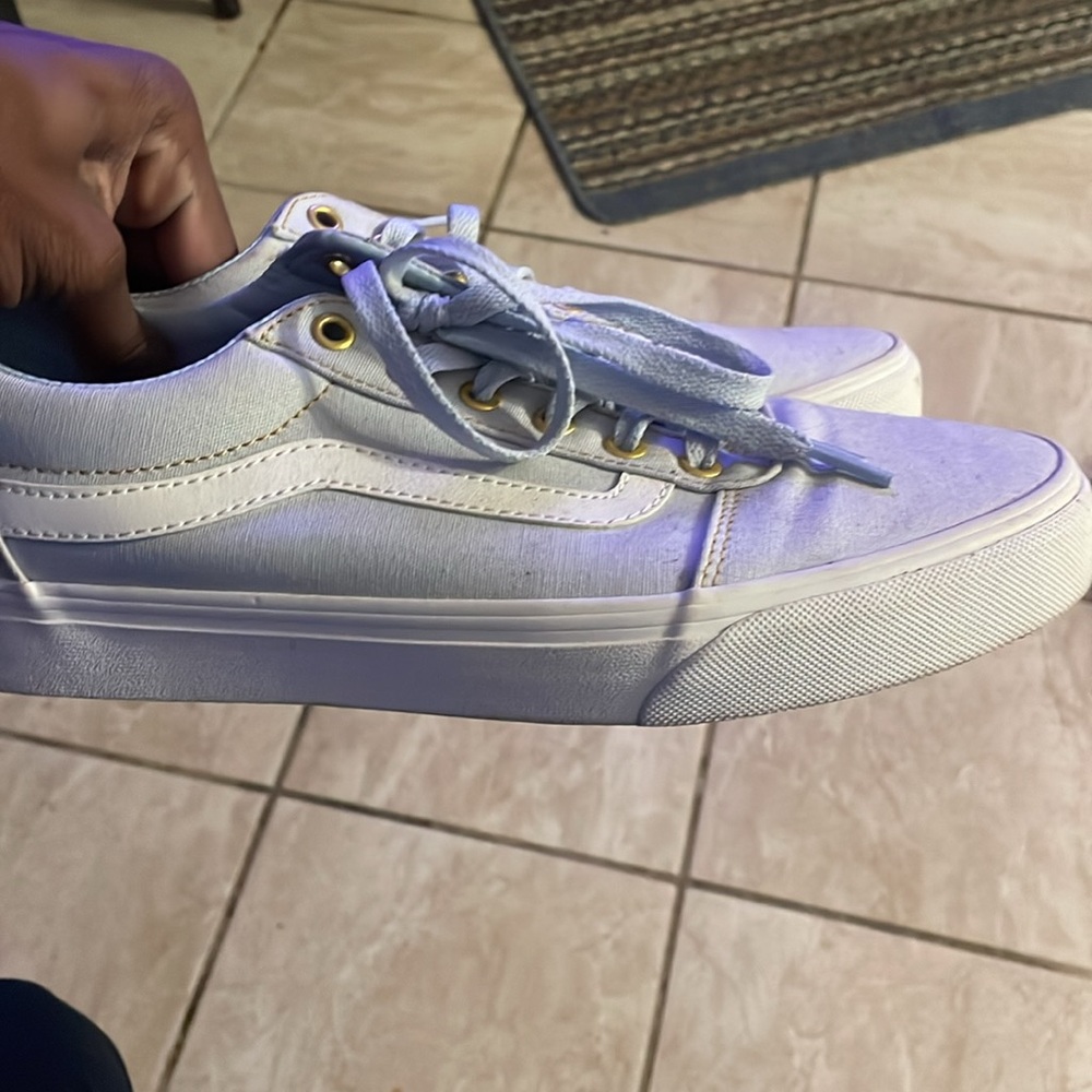 Vans - Picture 3 of 4